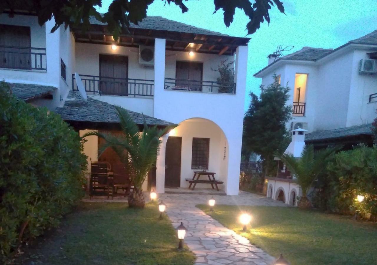 Harmony Seaside Apartments โคโรปี ภายนอก รูปภาพ